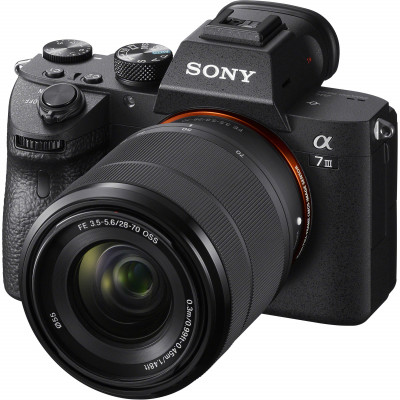 ImagenCámara Mirrorless Sony a7 III con sensor full-frame + Lente 28-70mm