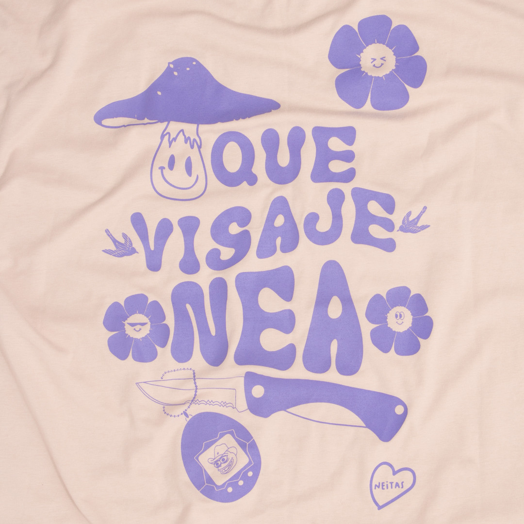 Imagen Camiseta beige oversize unisex estampado Qué visaje nea 8