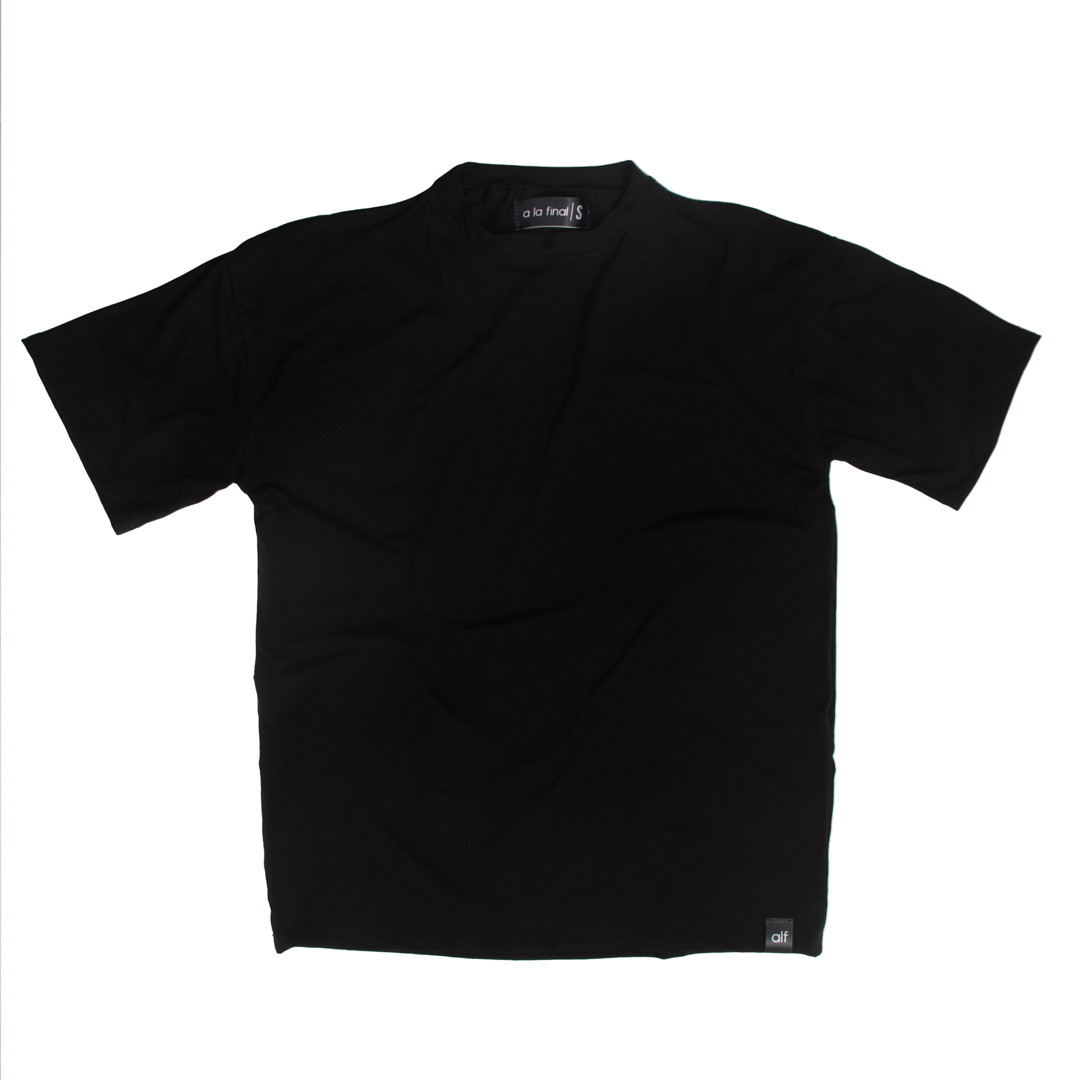 Imagen Camiseta negra básica unisex y oversize