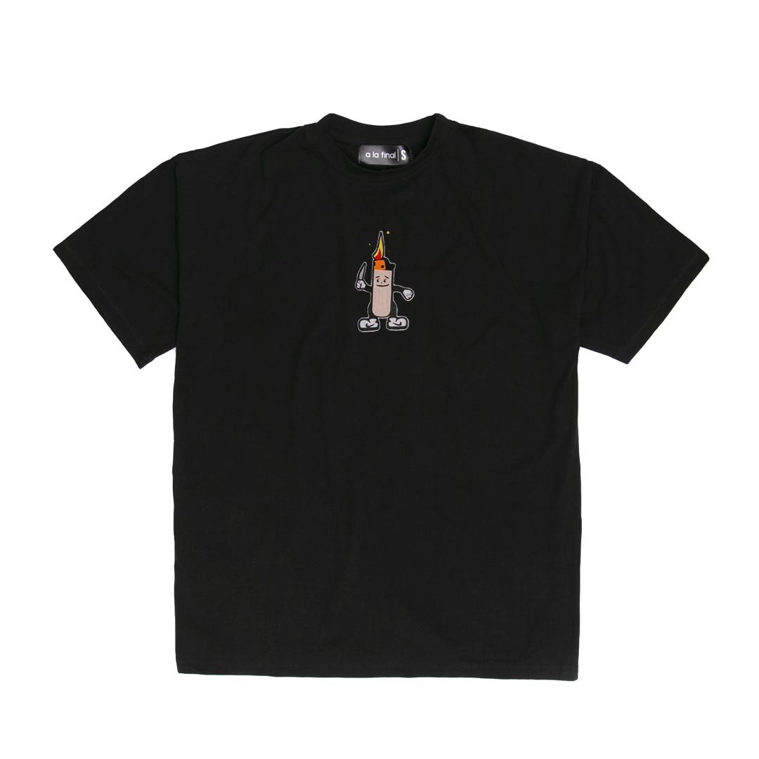 Imagen Camiseta oversize negra bordado Candelita en el centro 1