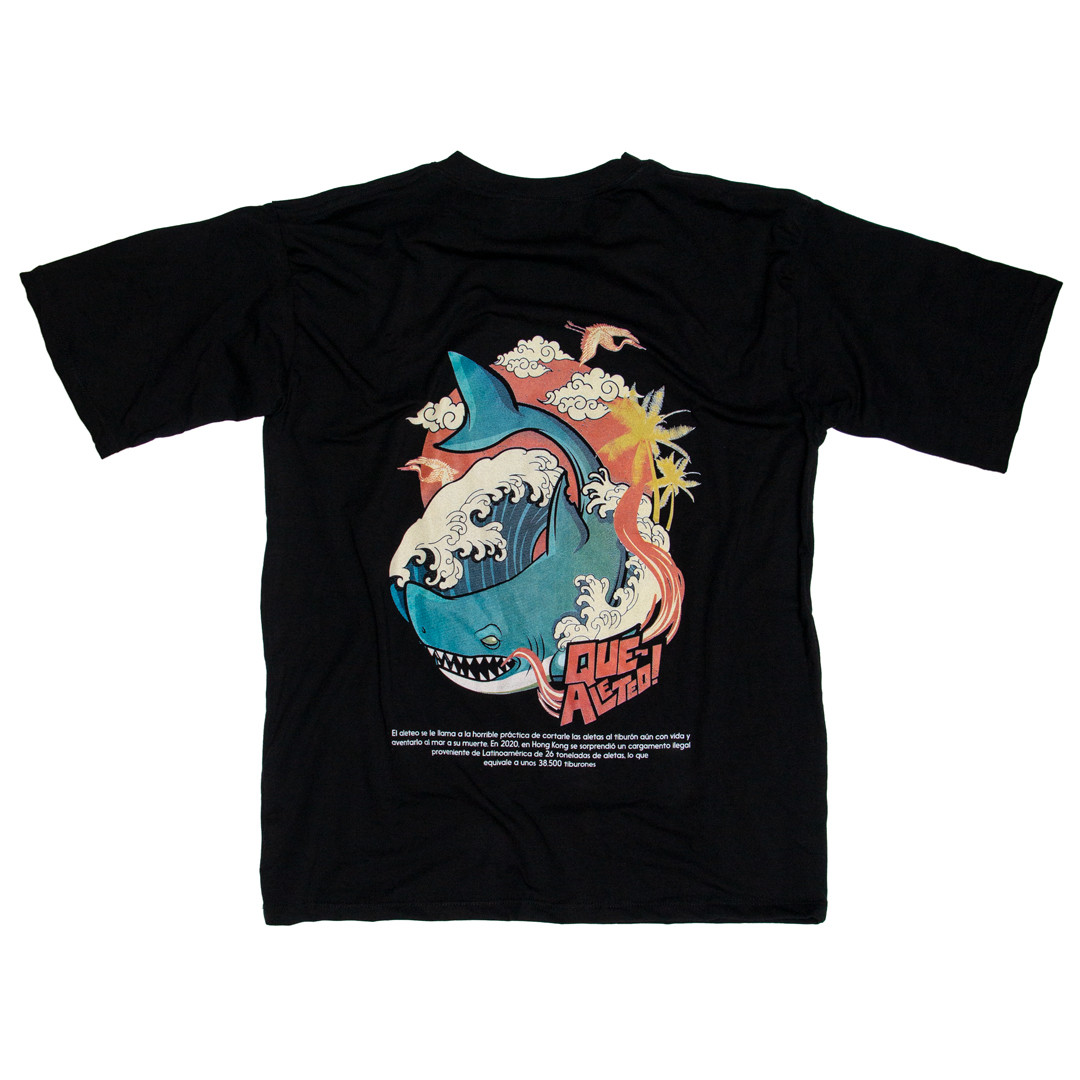 Imagen Camiseta Oversize Negra con diseño estampado Tiburón
