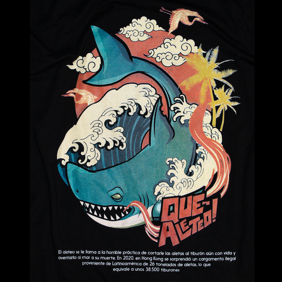 Imagen Camiseta Oversize Negra con diseño estampado Tiburón 2