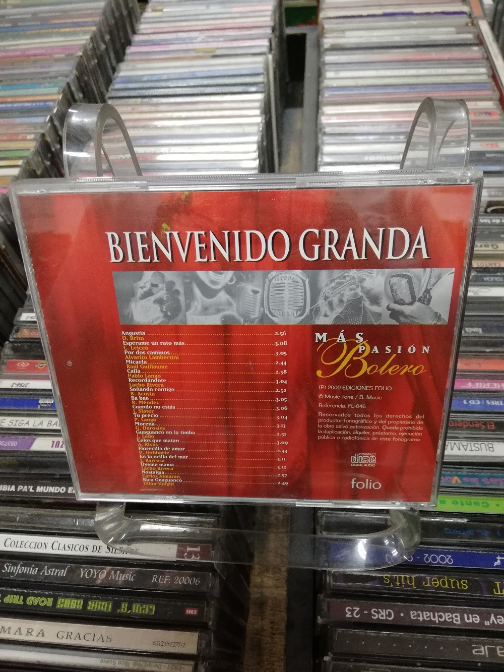  Angustia Con el Bigote Que Canta : Bienvenido Granda: Música  Digital