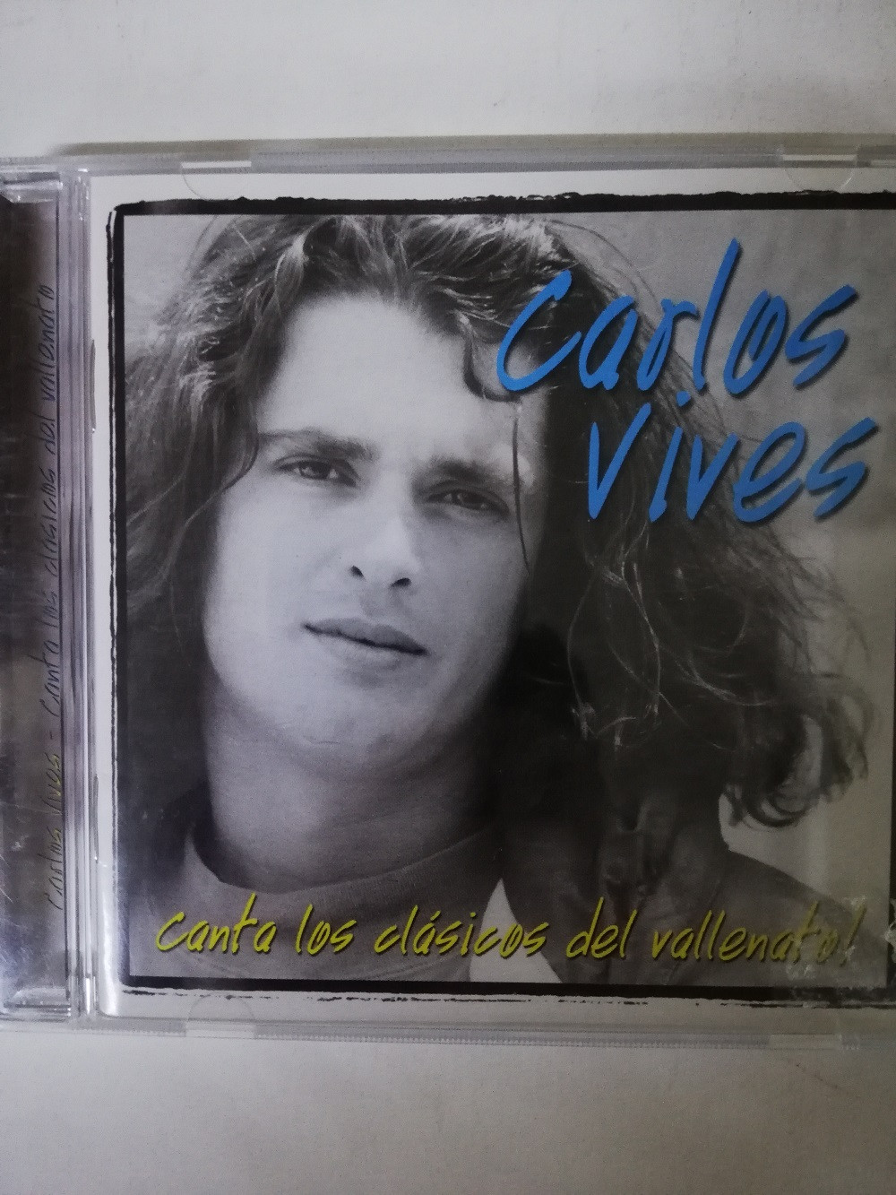 Imagen CD CARLOS VIVES - CANTA LOS CLÁSICOS DEL VALLENATO