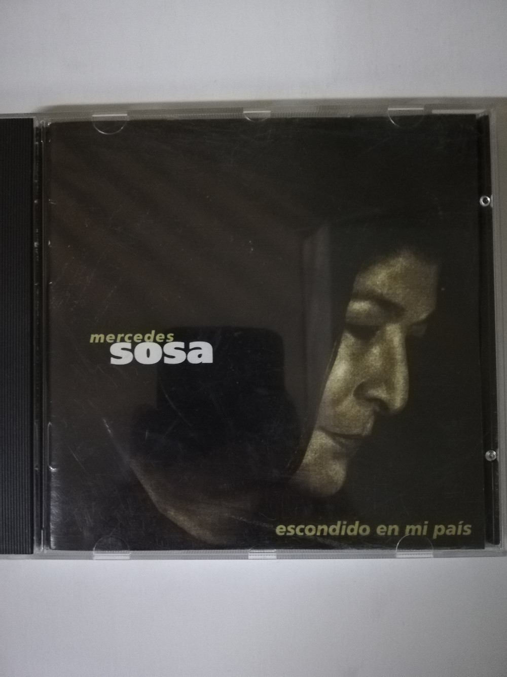 Imagen CD MERCEDES SOSA - ESCONDIDO EN MI PAÍS