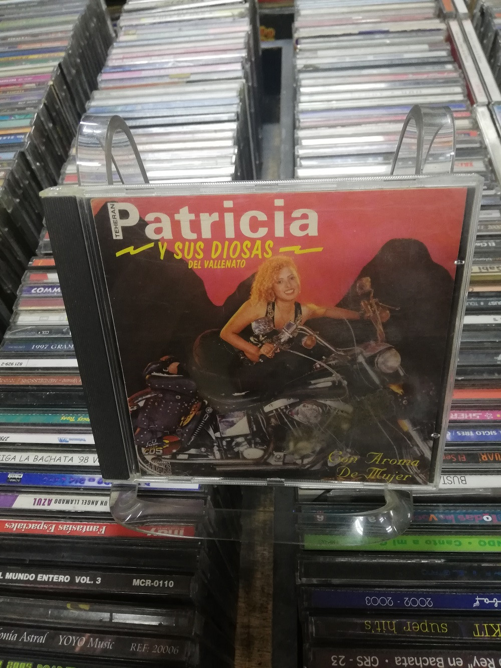 Imagen CD PATRICIA TEHERAN Y SUS DIOSAS DEL VALLENATO - CON AROMA DE MUJER
