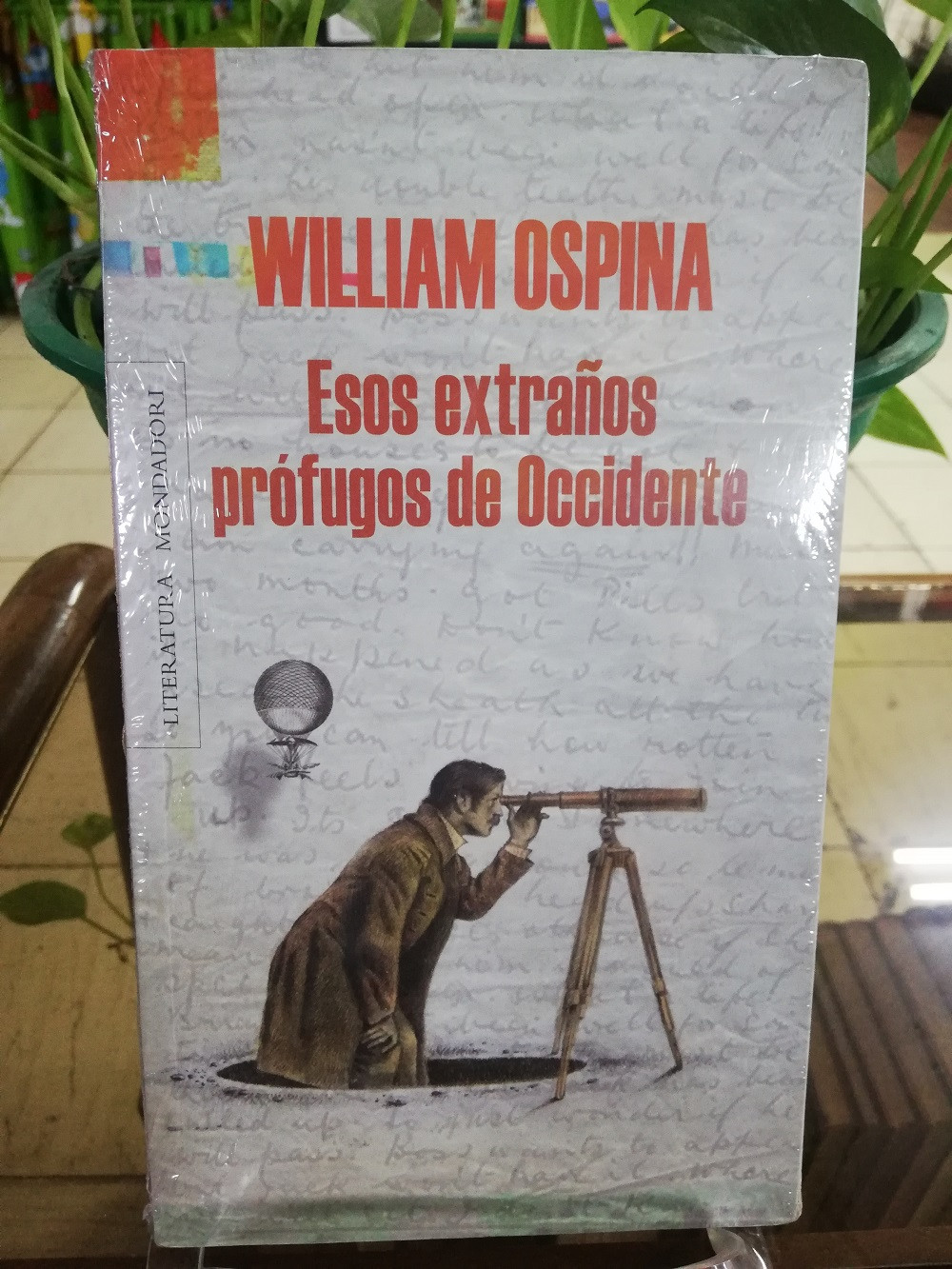 Imagen ESOS EXTRAÑOS PROFUGOS DE OCCIDENTE - WILLIAM OSPINA 1