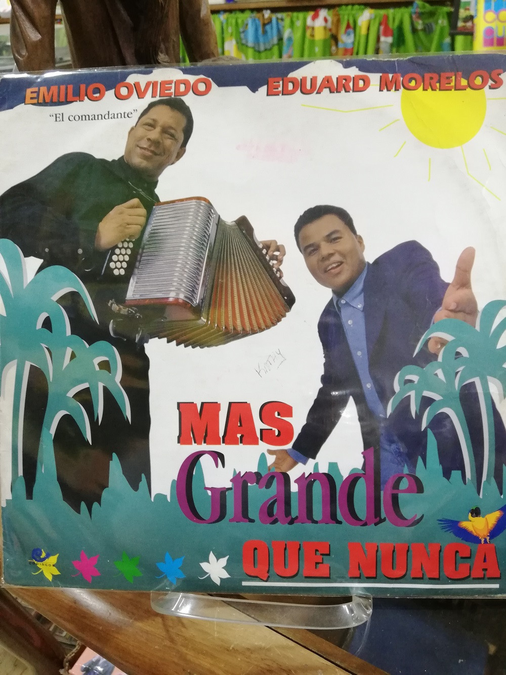 Imagen LP EMILIO OVIEDO "EL COMANDANTE" & EDUARDO MORELOS - MAS GRANDE QUE NUNCA 1