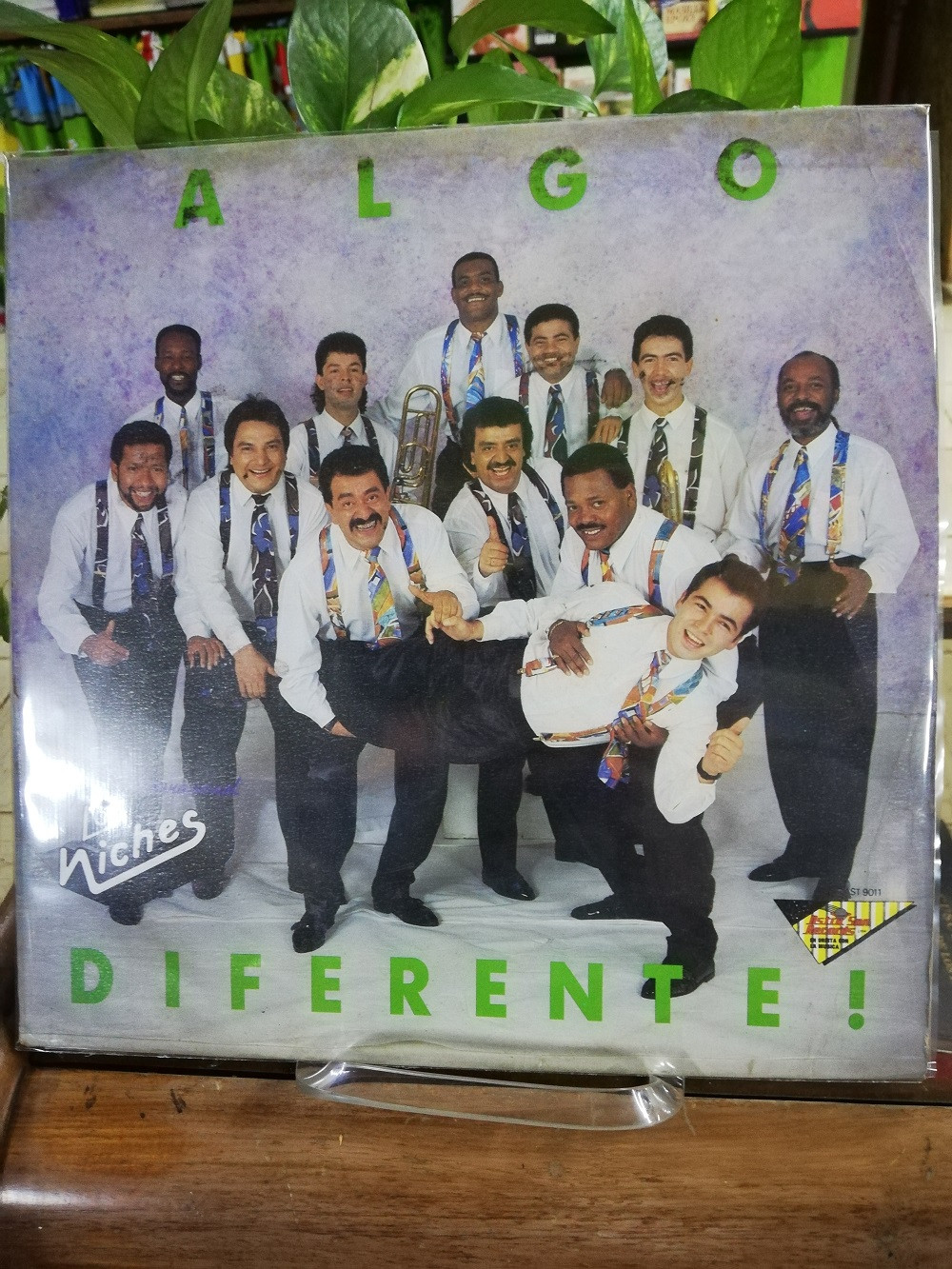 Imagen LP ORQUESTA INTERNACIONAL LOS NICHES - ALGO DIFERENTE
