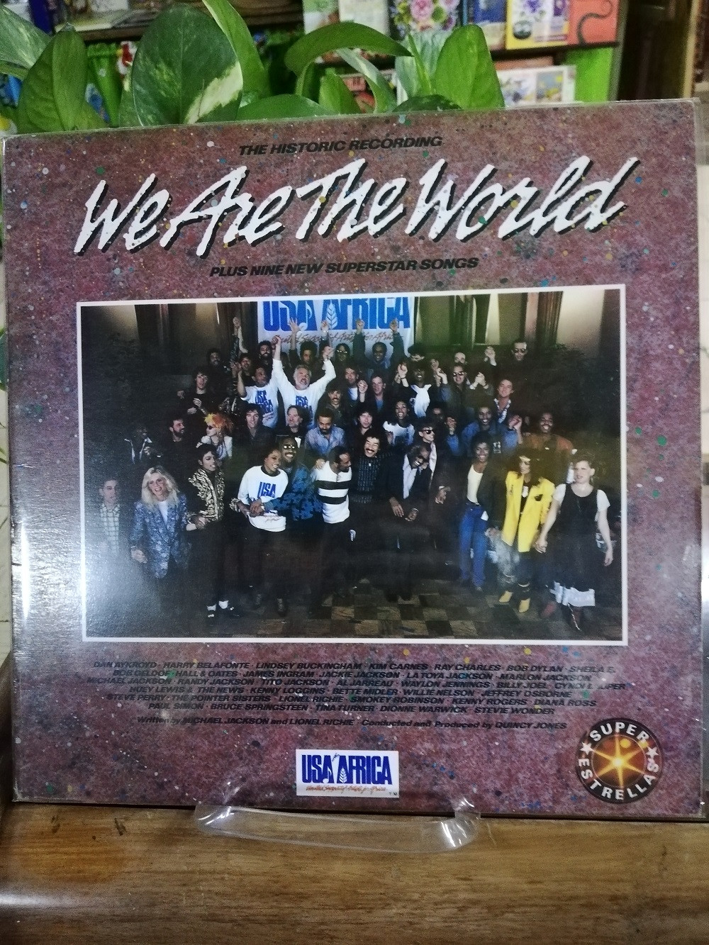 Imagen LP WE ARE THE WORLD - THE HISTORY RECORDING - PLUS NINE NEW SUPERSTAR SONGS 1