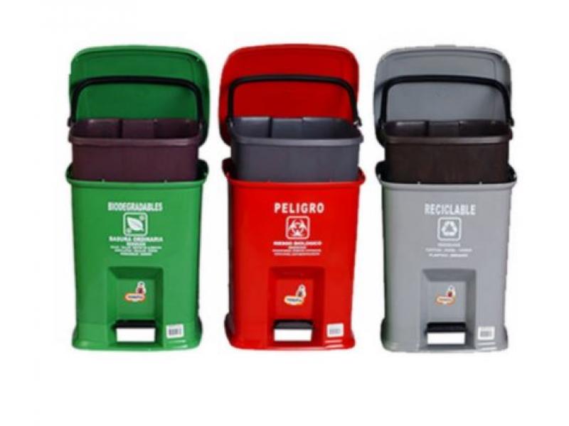 Caja de 4 contenedores a pedal ♻️ Papeleras de reciclaje