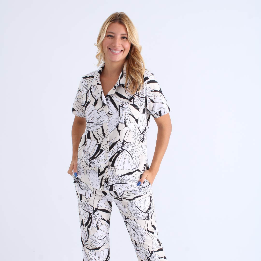 Imagen Pijama 100% algodón, en tejido plano, diseño camisero
