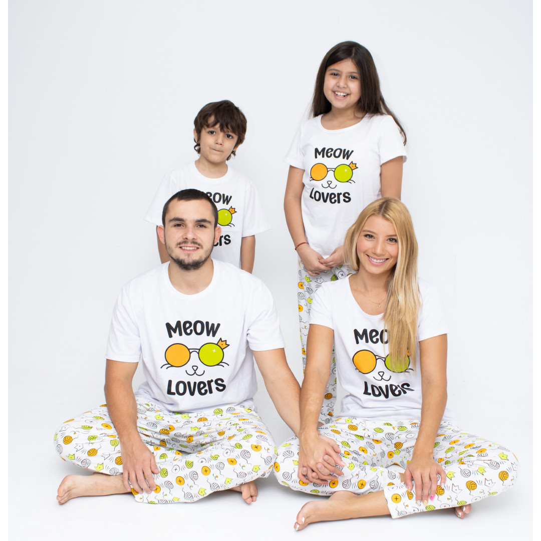 Imagen Pijama Familiar inspirada en el amor a la familia y los gaticos 1