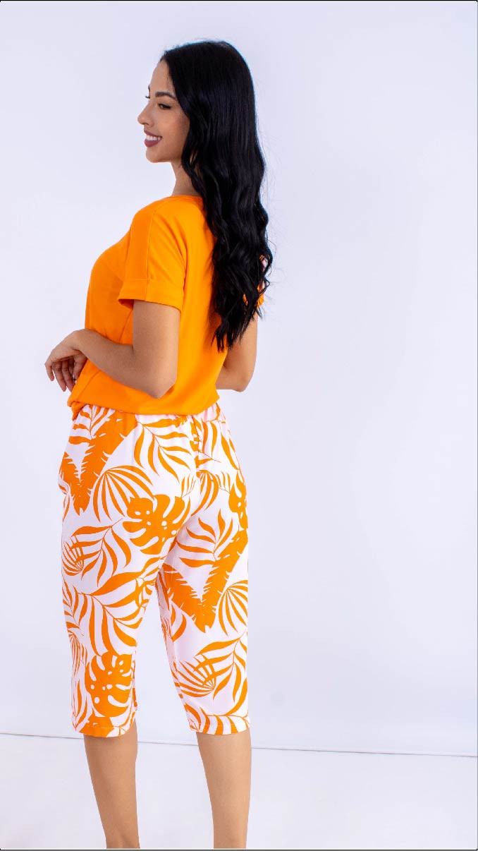 Imagen Pijama tropical, color naranja, pantalón en chalis, blusa en lycra. 3