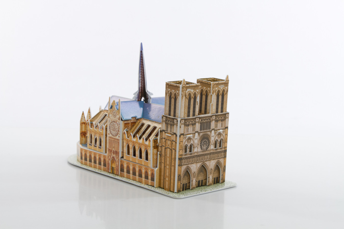 ImagenRompecabezas 3D en Caja : Catedral de Notre Dame (París)