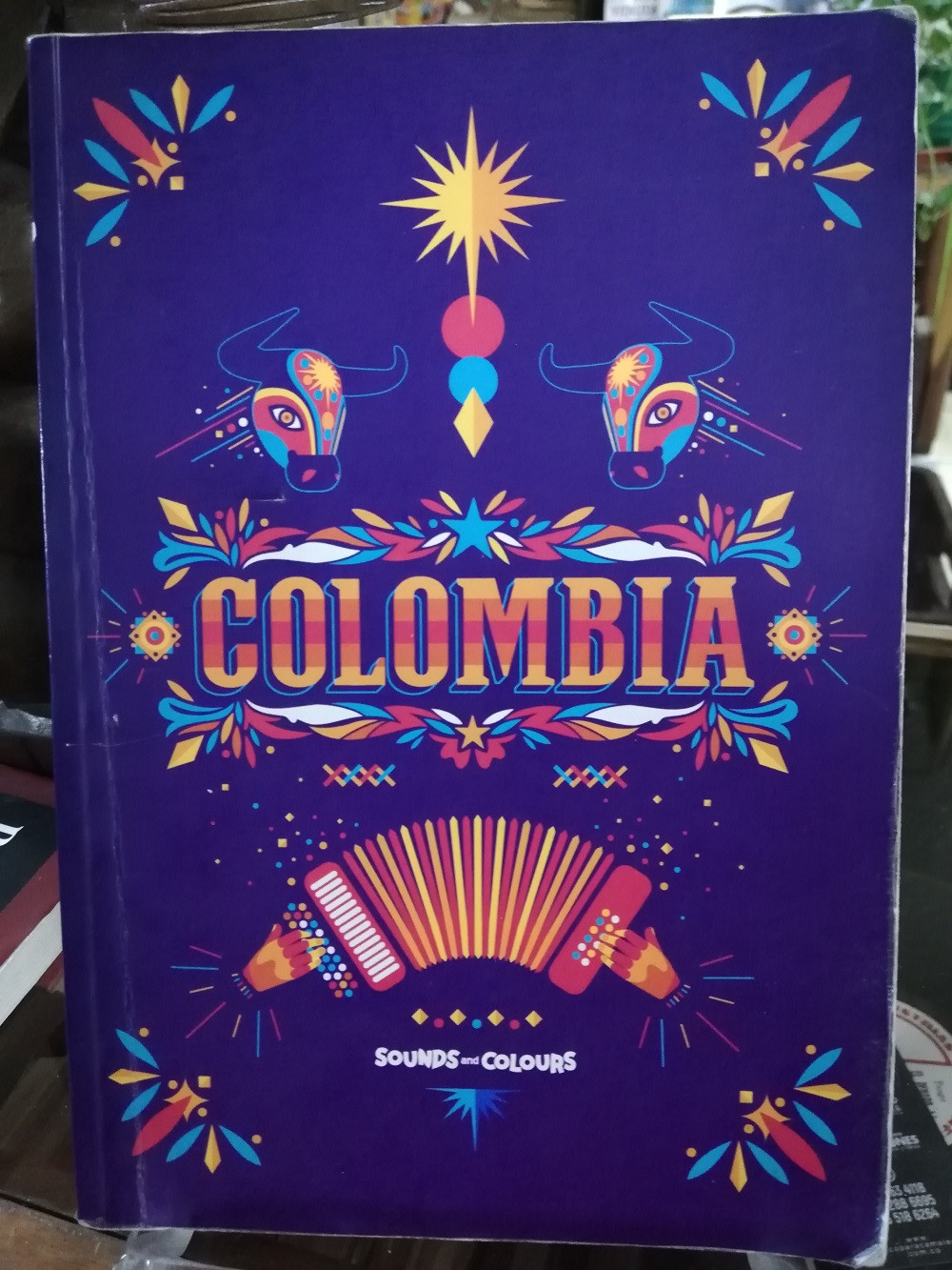 Imagen SOUNDS AND COLORS COLOMBIA - RUSSELL SLATER
