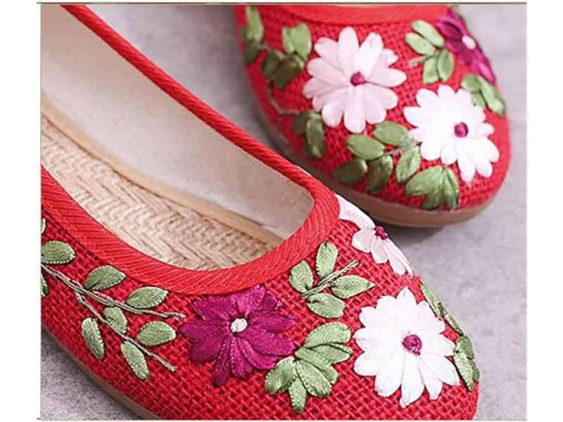 Zapatos planos mujer tejido con adorno rojo umber